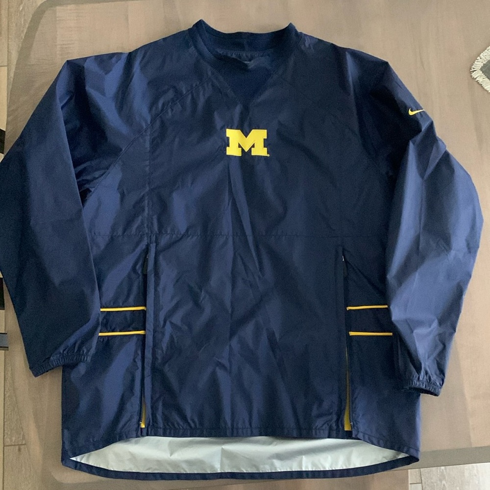 Nike University of Michigan rain pullover